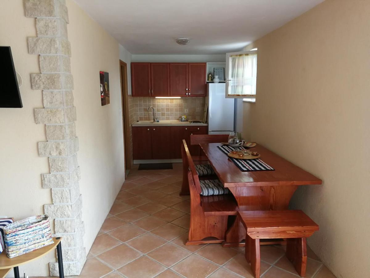 אומיסאליי Apartmani Ban מראה חיצוני תמונה