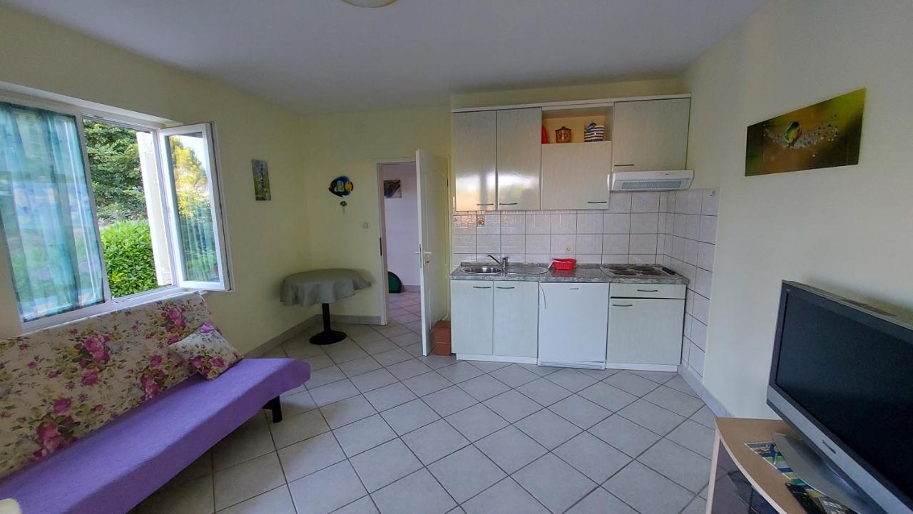 אומיסאליי Apartmani Ban מראה חיצוני תמונה