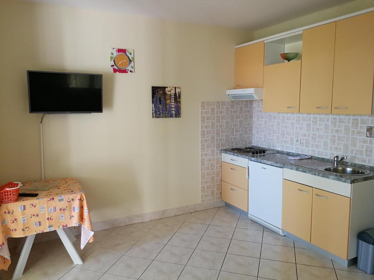 אומיסאליי Apartmani Ban מראה חיצוני תמונה